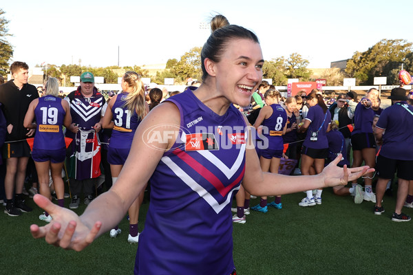 AFLW 2024 First Elimination Final - Fremantle v Essendon - A-55657339