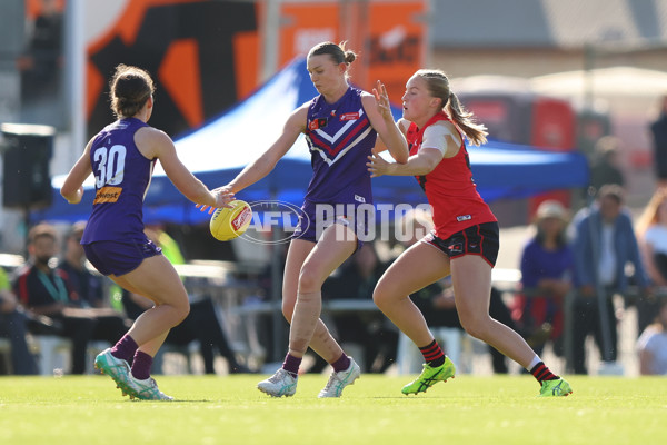 AFLW 2024 First Elimination Final - Fremantle v Essendon - A-55657468