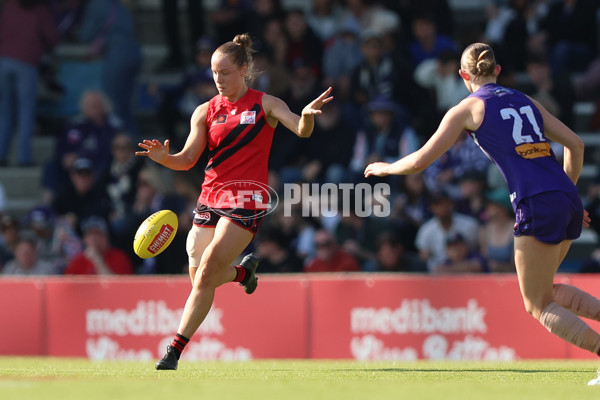 AFLW 2024 First Elimination Final - Fremantle v Essendon - A-55657497