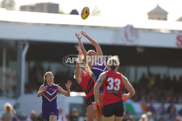 AFLW 2024 First Elimination Final - Fremantle v Essendon - A-55657504