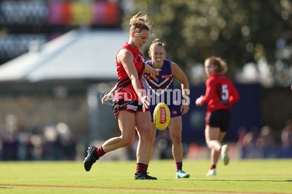 AFLW 2024 First Elimination Final - Fremantle v Essendon - A-55657507