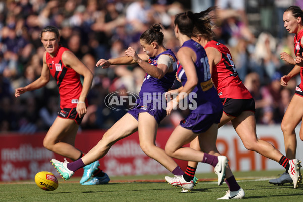 AFLW 2024 First Elimination Final - Fremantle v Essendon - A-55657524