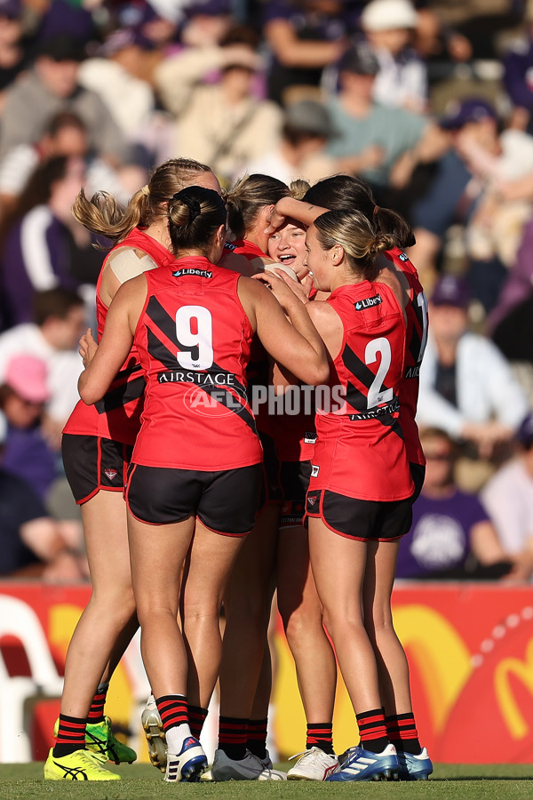 AFLW 2024 First Elimination Final - Fremantle v Essendon - A-55657526