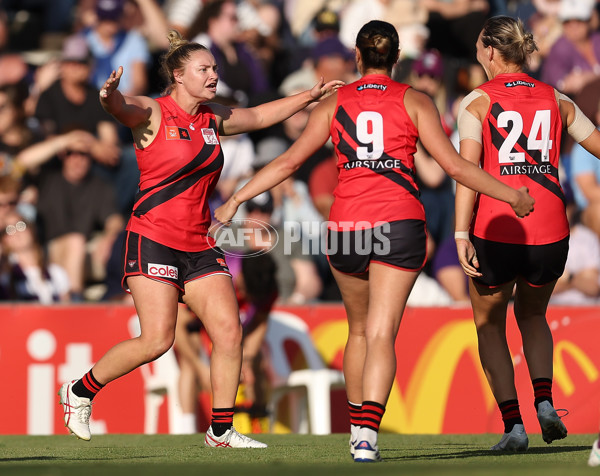 AFLW 2024 First Elimination Final - Fremantle v Essendon - A-55657528