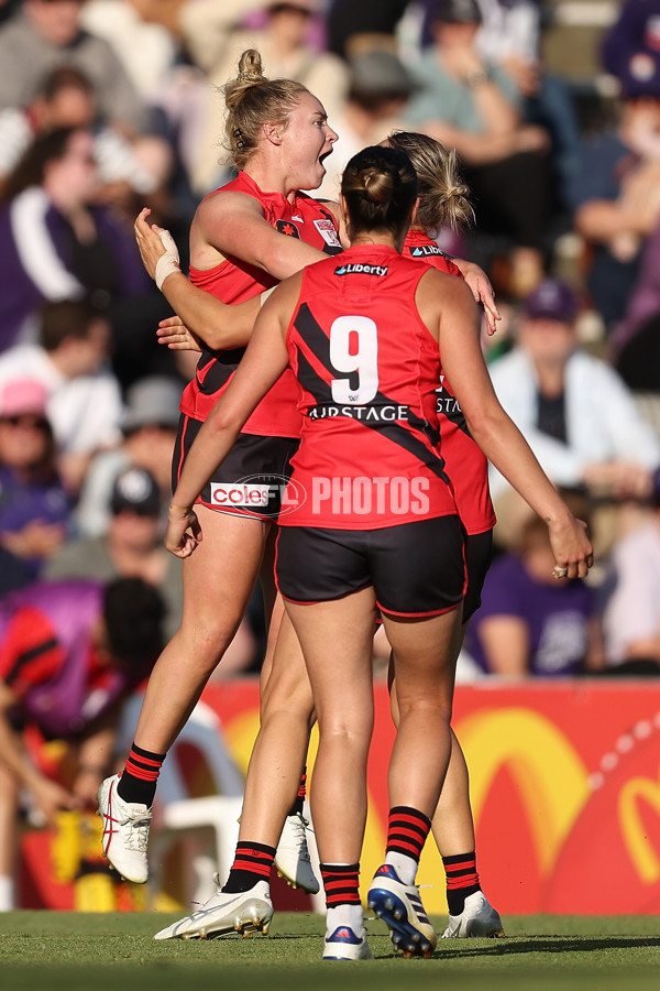 AFLW 2024 First Elimination Final - Fremantle v Essendon - A-55657529