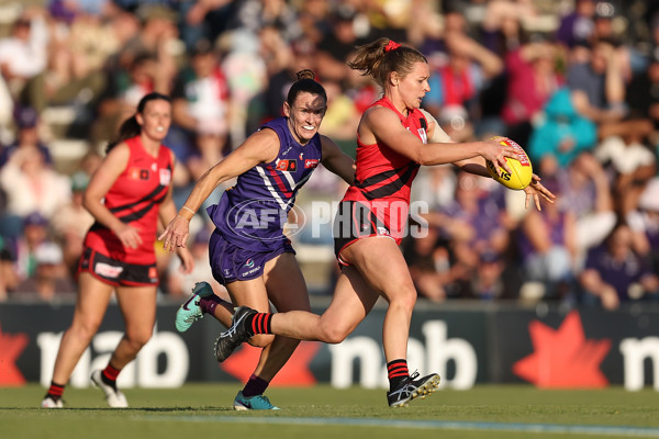 AFLW 2024 First Elimination Final - Fremantle v Essendon - A-55657557