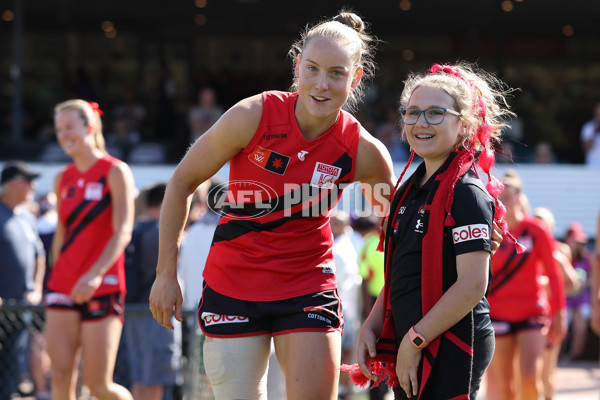 AFLW 2024 First Elimination Final - Fremantle v Essendon - A-55660030