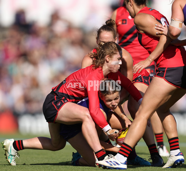 AFLW 2024 First Elimination Final - Fremantle v Essendon - A-55660049