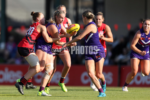 AFLW 2024 First Elimination Final - Fremantle v Essendon - A-55660058