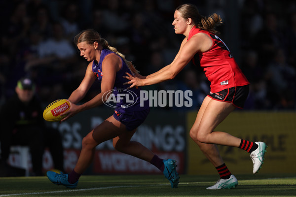 AFLW 2024 First Elimination Final - Fremantle v Essendon - A-55660075