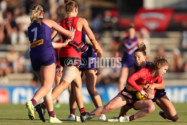 AFLW 2024 First Elimination Final - Fremantle v Essendon - A-55660079