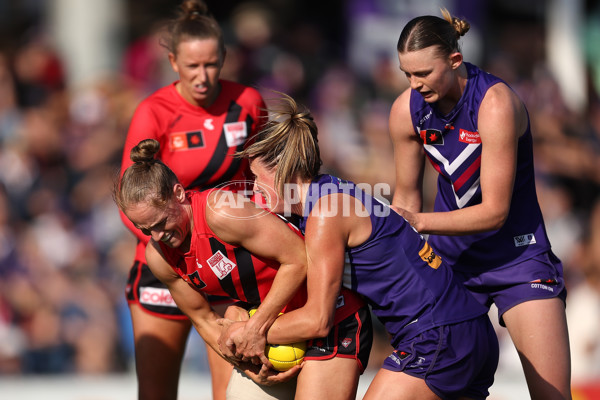 AFLW 2024 First Elimination Final - Fremantle v Essendon - A-55661218