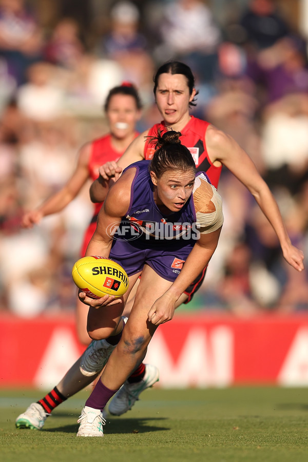 AFLW 2024 First Elimination Final - Fremantle v Essendon - A-55661238