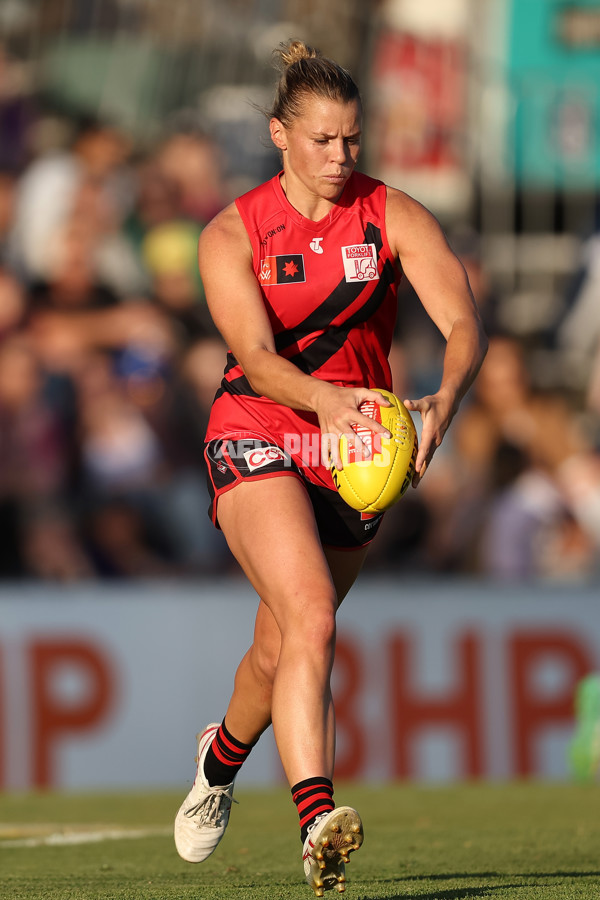 AFLW 2024 First Elimination Final - Fremantle v Essendon - A-55661246