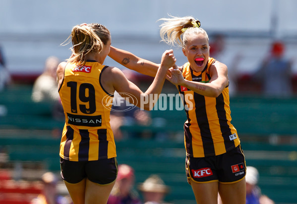 AFLW 2024 Second Qualifying Final - Hawthorn v Brisbane - A-55662899