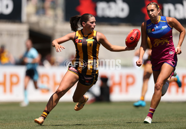 AFLW 2024 Second Qualifying Final - Hawthorn v Brisbane - A-55663820