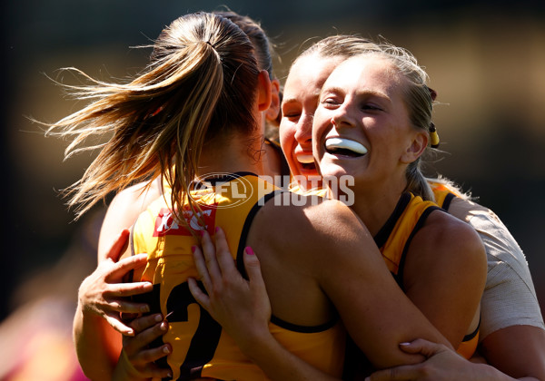 AFLW 2024 Second Qualifying Final - Hawthorn v Brisbane - A-55666016