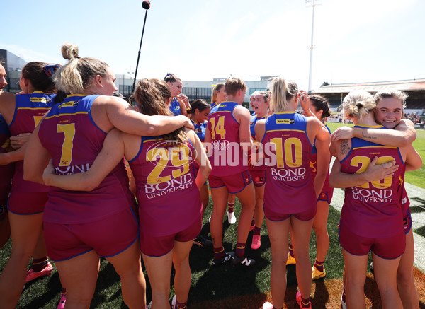AFLW 2024 Second Qualifying Final - Hawthorn v Brisbane - A-55666025