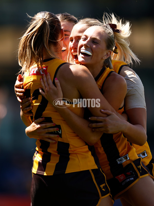 AFLW 2024 Second Qualifying Final - Hawthorn v Brisbane - A-55666111