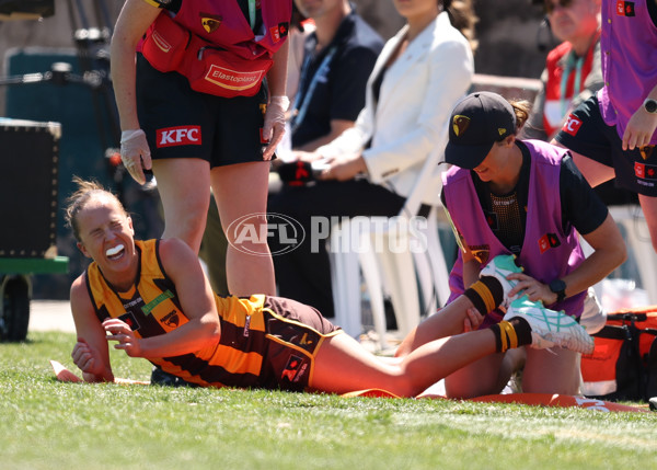 AFLW 2024 Second Qualifying Final - Hawthorn v Brisbane - A-55666112