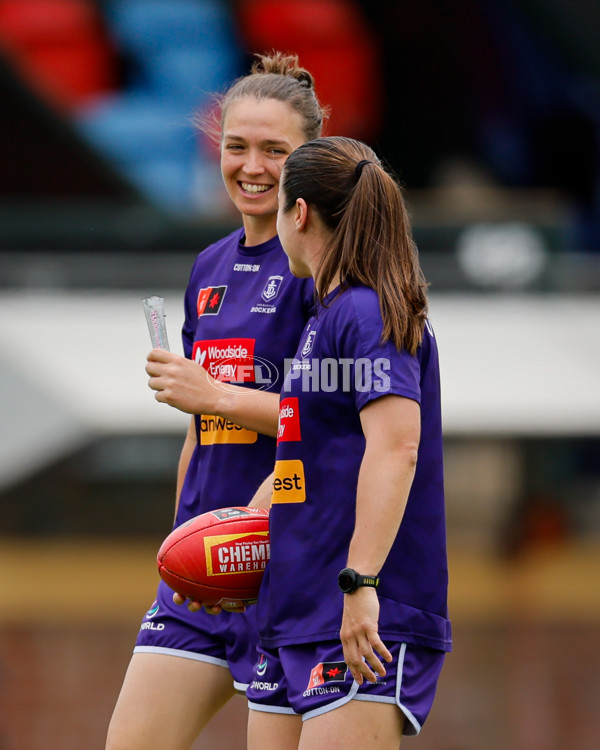 AFLW 2024 First Semi Final - Adelaide v Fremantle - A-55698863