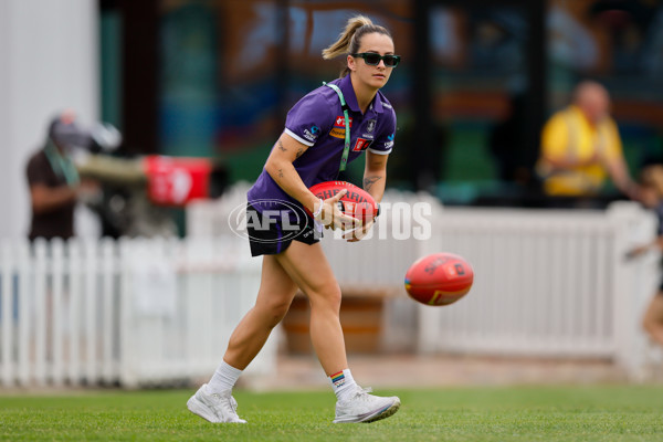 AFLW 2024 First Semi Final - Adelaide v Fremantle - A-55698864