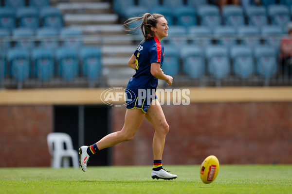 AFLW 2024 First Semi Final - Adelaide v Fremantle - A-55700255