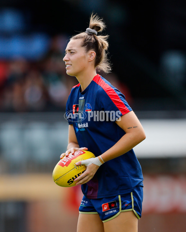 AFLW 2024 First Semi Final - Adelaide v Fremantle - A-55700259