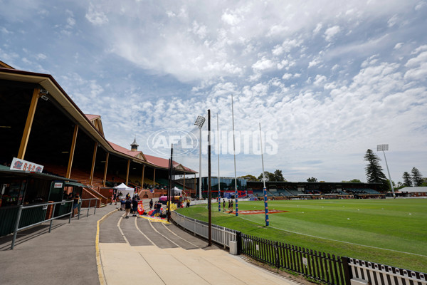 AFLW 2024 First Semi Final - Adelaide v Fremantle - A-55700262