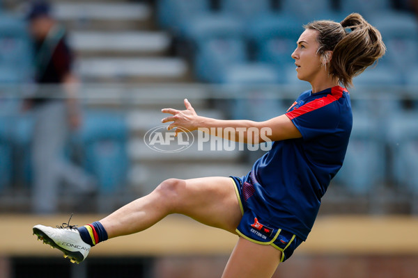 AFLW 2024 First Semi Final - Adelaide v Fremantle - A-55700267