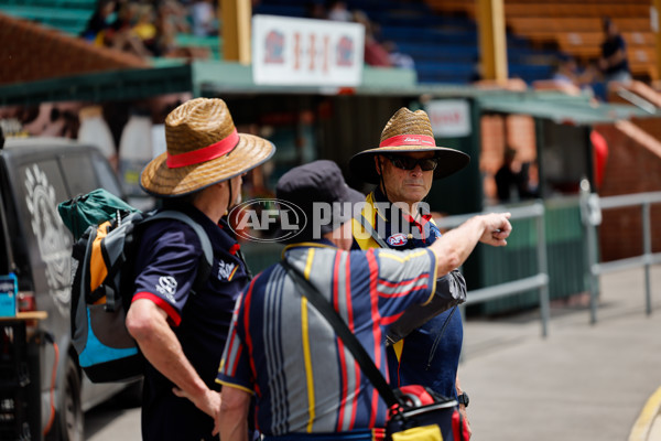 AFLW 2024 First Semi Final - Adelaide v Fremantle - A-55700268