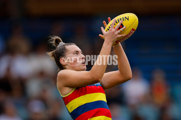 AFLW 2024 First Semi Final - Adelaide v Fremantle - A-55700287