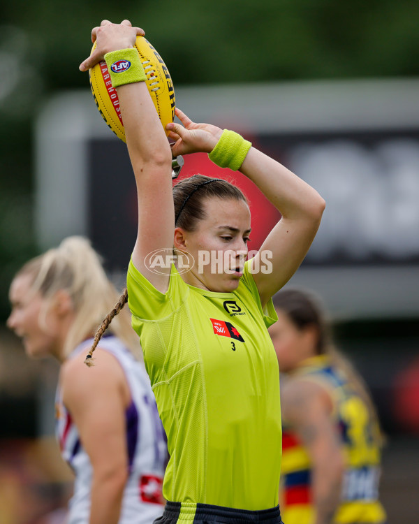 AFLW 2024 First Semi Final - Adelaide v Fremantle - A-55701716