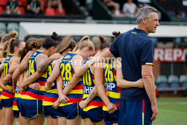 AFLW 2024 First Semi Final - Adelaide v Fremantle - A-55701741