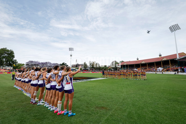 AFLW 2024 First Semi Final - Adelaide v Fremantle - A-55701743