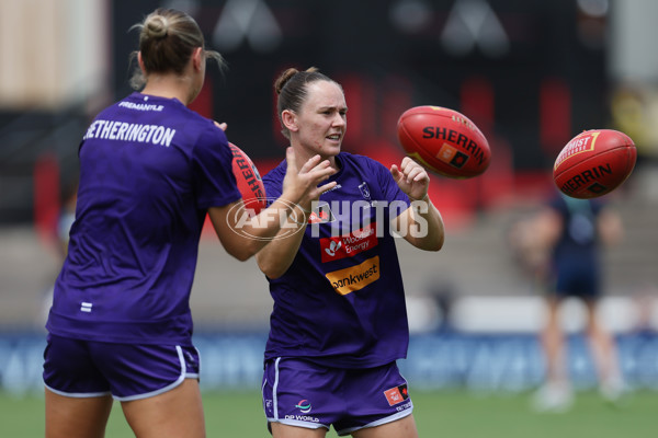 AFLW 2024 First Semi Final - Adelaide v Fremantle - A-55701781