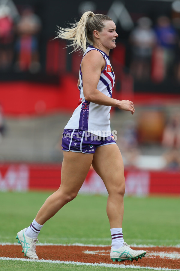 AFLW 2024 First Semi Final - Adelaide v Fremantle - A-55701787