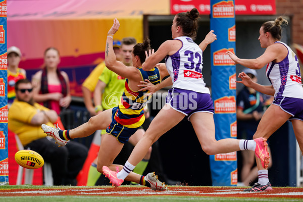 AFLW 2024 First Semi Final - Adelaide v Fremantle - A-55702021