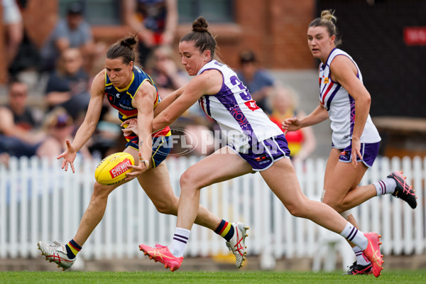 AFLW 2024 First Semi Final - Adelaide v Fremantle - A-55702022