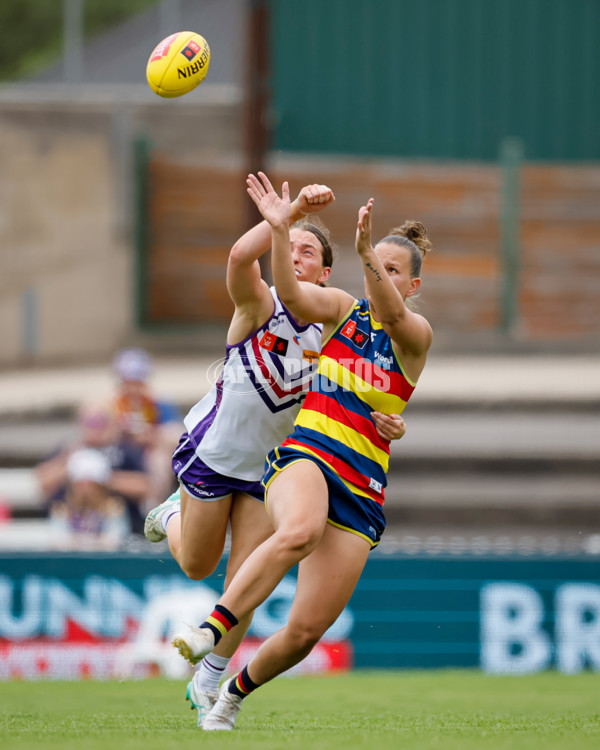 AFLW 2024 First Semi Final - Adelaide v Fremantle - A-55702024