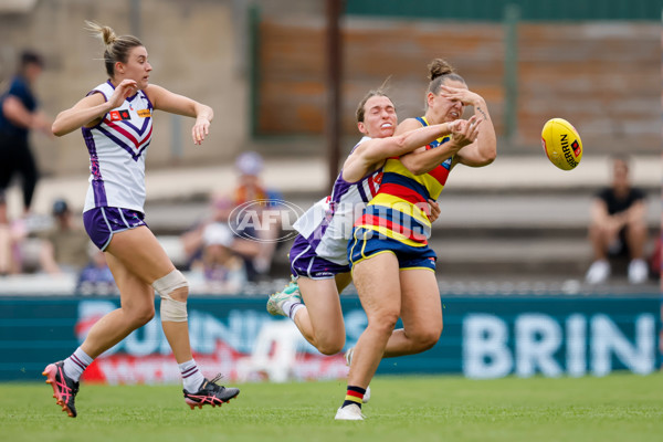 AFLW 2024 First Semi Final - Adelaide v Fremantle - A-55702026