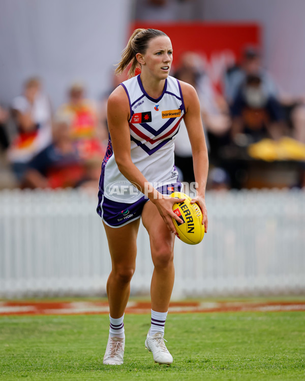 AFLW 2024 First Semi Final - Adelaide v Fremantle - A-55702096