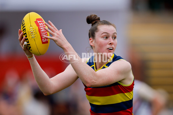 AFLW 2024 First Semi Final - Adelaide v Fremantle - A-55702098