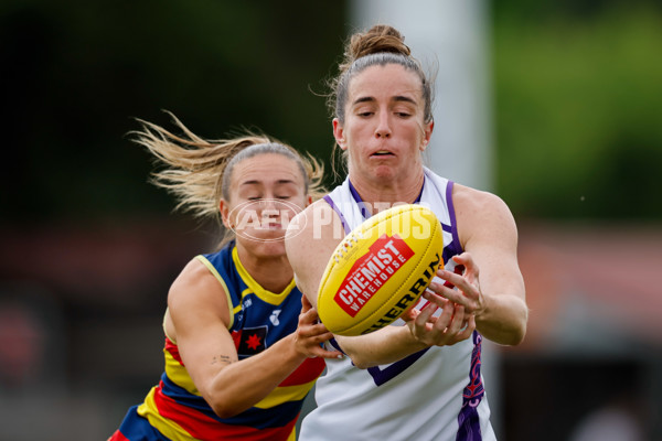 AFLW 2024 First Semi Final - Adelaide v Fremantle - A-55703555