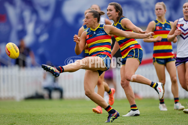 AFLW 2024 First Semi Final - Adelaide v Fremantle - A-55703557