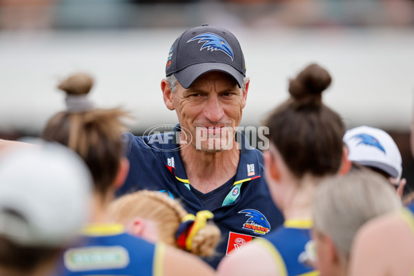 AFLW 2024 First Semi Final - Adelaide v Fremantle - A-55703598