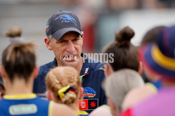 AFLW 2024 First Semi Final - Adelaide v Fremantle - A-55703600