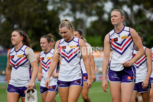 AFLW 2024 First Semi Final - Adelaide v Fremantle - A-55704892