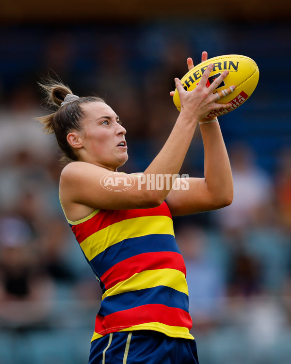 AFLW 2024 First Semi Final - Adelaide v Fremantle - A-55705926