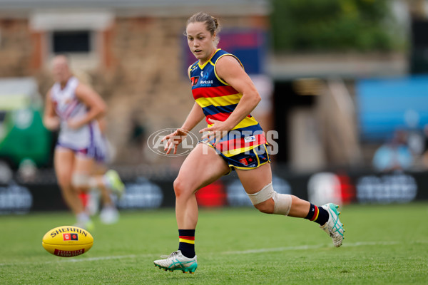 AFLW 2024 First Semi Final - Adelaide v Fremantle - A-55705939